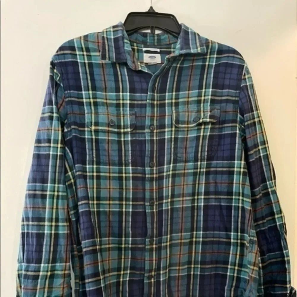 Men’s Old Navy Flannel button down shirt size Medium blue, orange & yellow
